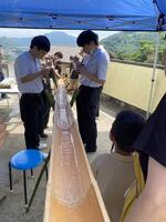 竹林整備で切られた竹で流しそうめん